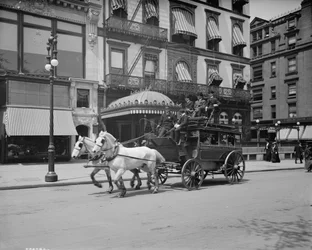 A 5th Ave stage, New York, c.1900-10